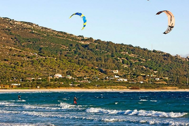  in mare con l'aquilone 